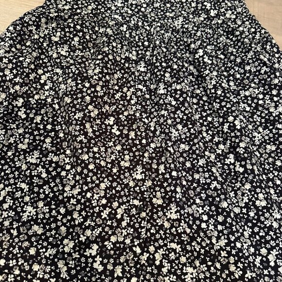 OLD NAVY GIRLS BLACK FLORAL TUNIC DRESS WITH POCKETS NEW LARGE 10/12 - Picture 2 of 8